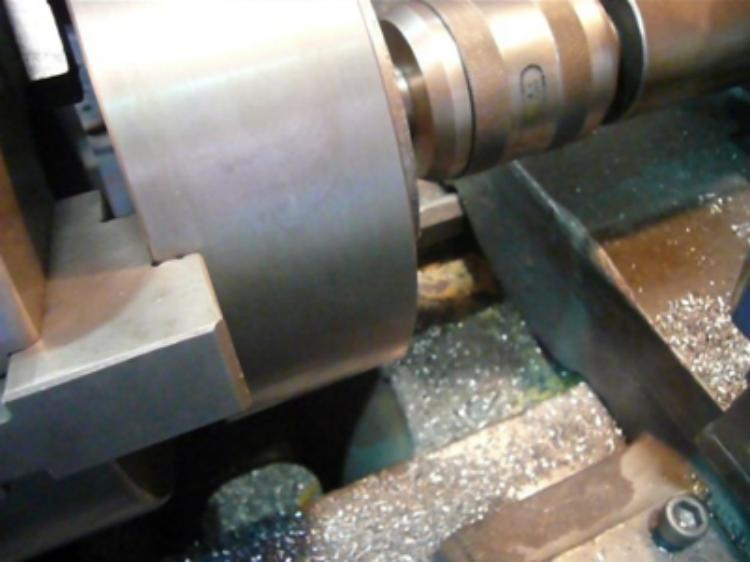 华菱PCD/PCBN车削刀具在硬质合金轧辊领域的应用和优势